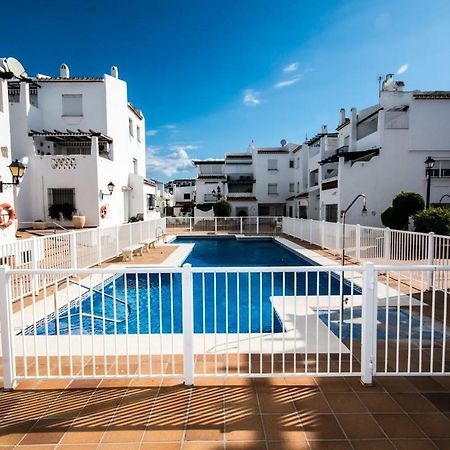 Puerto De La Duquesa Beach Apartment Castillo de Sabinillas 外观 照片