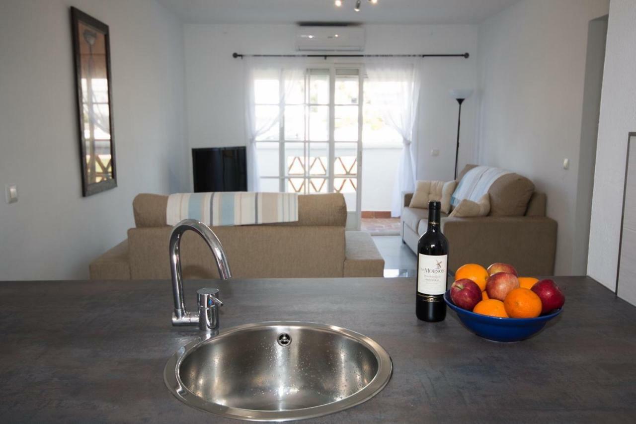 Puerto De La Duquesa Beach Apartment Castillo de Sabinillas 外观 照片