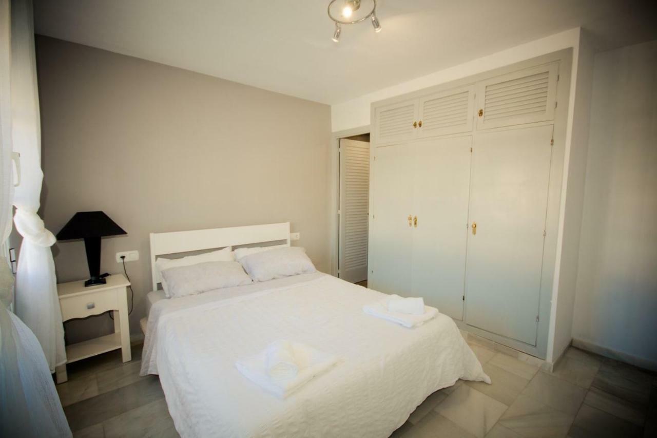 Puerto De La Duquesa Beach Apartment Castillo de Sabinillas 外观 照片