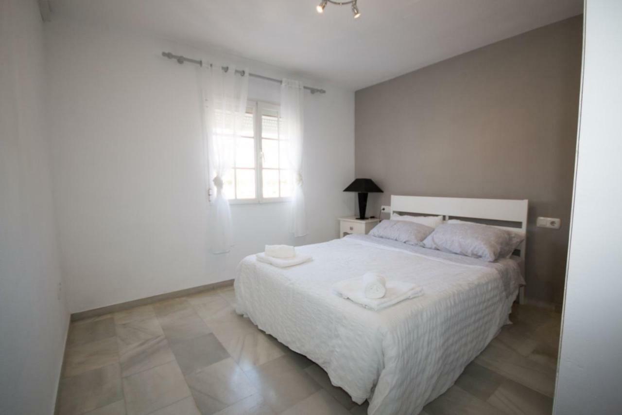 Puerto De La Duquesa Beach Apartment Castillo de Sabinillas 外观 照片