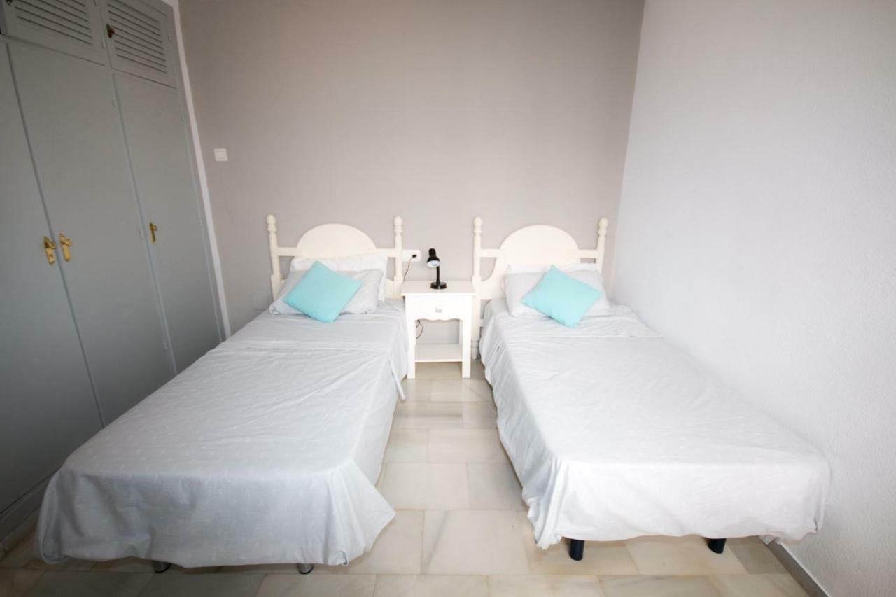 Puerto De La Duquesa Beach Apartment Castillo de Sabinillas 外观 照片