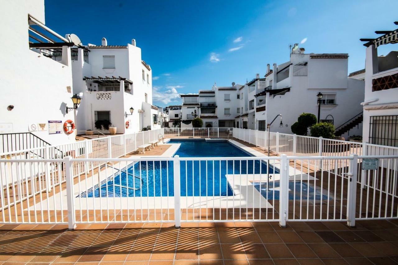 Puerto De La Duquesa Beach Apartment Castillo de Sabinillas 外观 照片