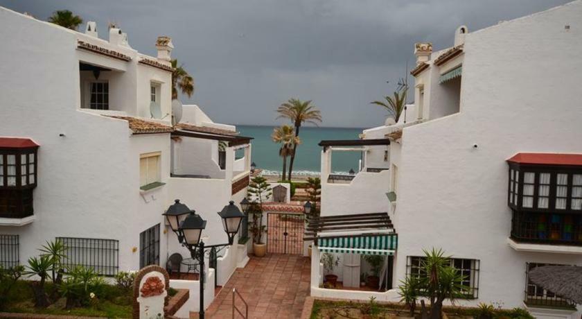 Puerto De La Duquesa Beach Apartment Castillo de Sabinillas 外观 照片