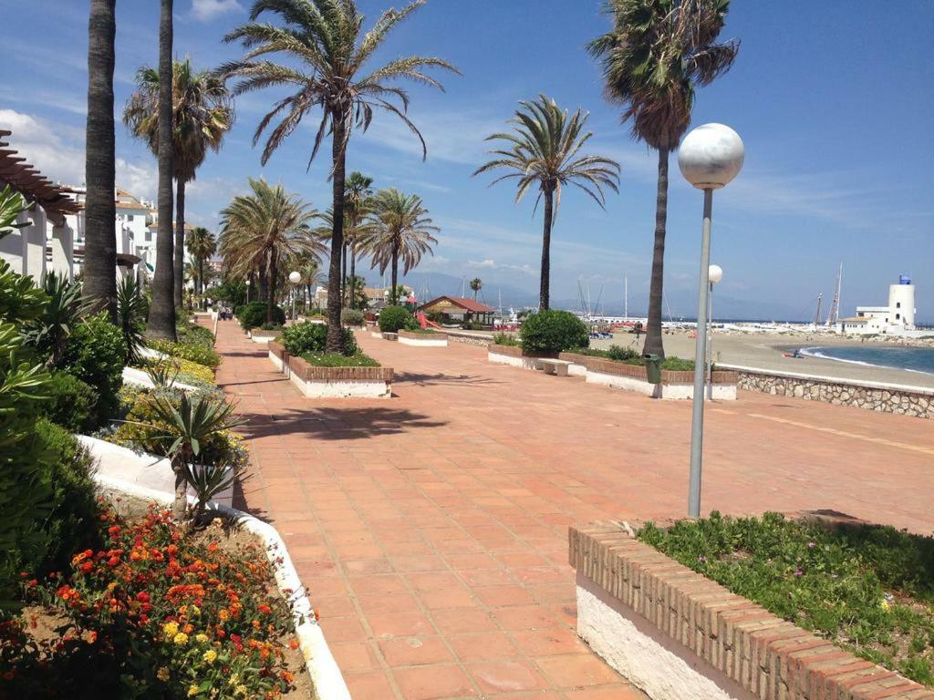 Puerto De La Duquesa Beach Apartment Castillo de Sabinillas 外观 照片