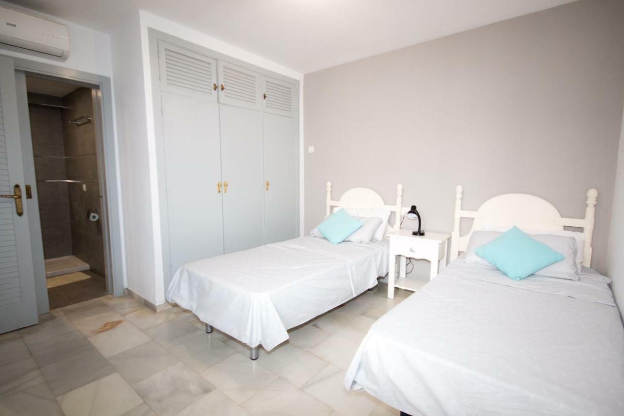 Puerto De La Duquesa Beach Apartment Castillo de Sabinillas 外观 照片