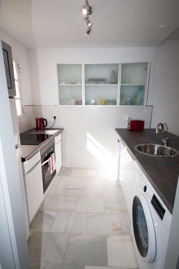 Puerto De La Duquesa Beach Apartment Castillo de Sabinillas 外观 照片