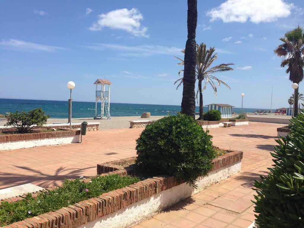 Puerto De La Duquesa Beach Apartment Castillo de Sabinillas 外观 照片